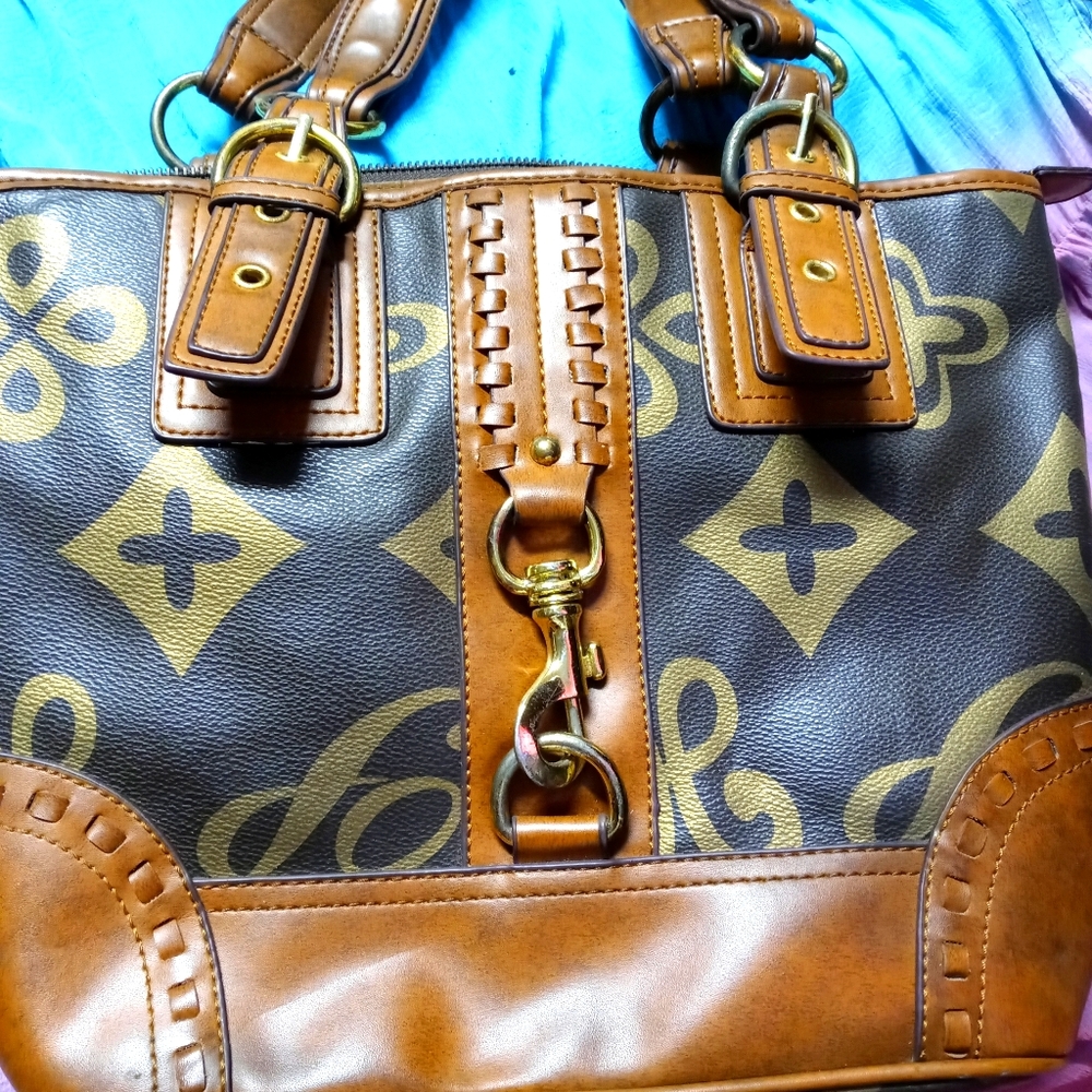 Ladies shoulder bag